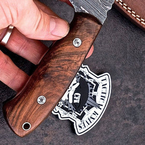 Couteau de chasse Damas fait à la main personnalisé avec du bois de ronce de noyer noir exotique pour le camping et le bricolage Support OEM disponible - Product Image 6