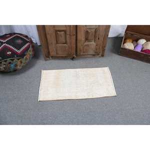 Tapis turc, petit tapis de 1,5 x 2,9 pieds, tapis vintage en laine à pois blancs - Product Image 3