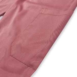 Uniformes de Enfermería Personalizados con Nombre, Cómodos y Elegantes, Tejidos en Algodón 100%, Ropa Médica a Medida para el Sector Salud - Product Image 6