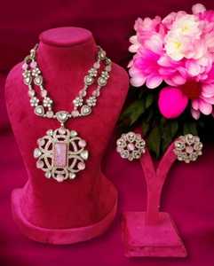 Conjunto de collar Polki de diseñador chapado en oro mate con pendientes, joyería nupcial Para Boda y celebración de fiesta - Product Image 1