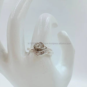 Anillo clásico de plata 92,5 de moda para hombres y mujeres - Product Image 1