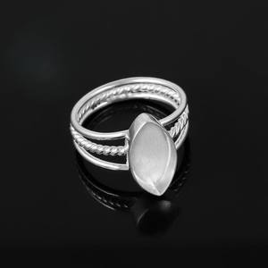Anillo de Plata de Ley 925 con Engaste de Piedra en Forma de Marquesa de 5x10 mm, Chapado en Oro de 10k, Joyería Hecha a Mano con Leche Materna, Recuerdo - Product Image 1