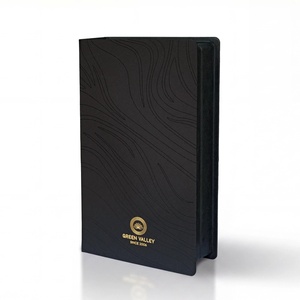 Boîte à parfum personnalisée en pulpe moulée, texture ondulée noire gaufrée, couvercle à rabat, emballage haut de gamme biodégradable - Product Image 1