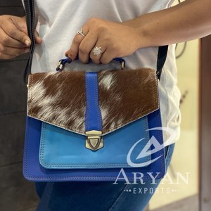 Bolso de mano de cuero genuino, de piel auténtica bandolera, colorida - Product Image 1