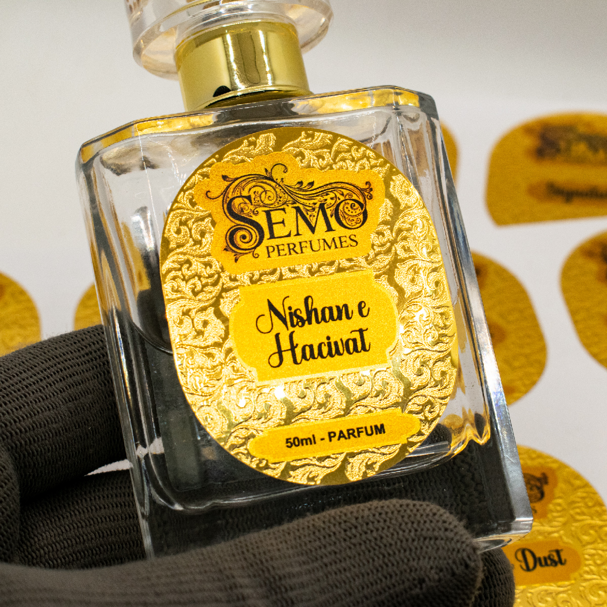High Premium Waterproof Durable Custom Design Quick Dry Strong Stickiness Perfume Labels Sticker Gold Foil Metalized Packaging