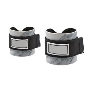 Sangle de cheville de sport en néoprène avec logo personnalisé en gros, avec anneau en D, rembourrage épais, accessoire d'entraînement de recul - Product Image 1