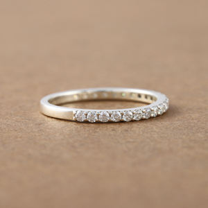 Bague de mariage luxueuse en or massif, 18 carats, taille ronde, diamant de laboratoire, serti d'une demi-éternité, bague cadeau pour femme IGI - Product Image 3