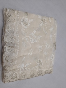 Hermoso Sari de Georgette con Trabajo de Pedrería Swarovski para Venta al por Mayor - Product Image 3