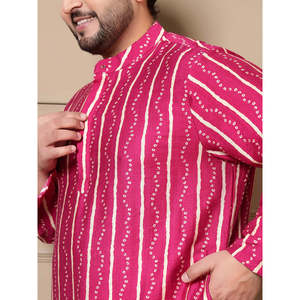 Amanush Kurta Larga para Hombre, Talla Grande, con Estampado Bandhani a Rayas Magenta, Cuello Mandarín, Camisa Casual para Verano - Product Image 2