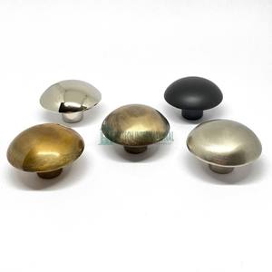 Bouton d'armoire classique rond en laiton, poignée d'armoire, matériel fait à la main, vente en gros, boutons en vrac - Product Image 1