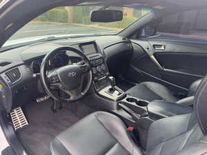 Voiture d'occasion de qualité et abordable, Hyundai Genesis 2015, conduite à gauche - Product Image 4