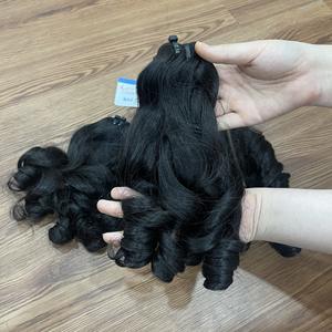 Articles chauds Extensions de cheveux bouncy Curl Extensions de cheveux humains vietnamiens crus Double dessiné Pas d'enchevêtrement Pas de perte Prix de gros - Product Image 4