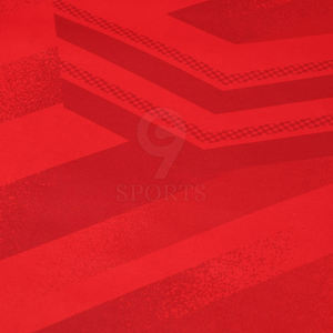 Ensemble d'uniformes de football pour hommes avec maillot et short personnalisés pour les matchs d'équipe et l'entraînement - Product Image 4