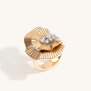 Elegant Rose Gold Diamond <b>Statement</b> <b>Ring</b> with Unique Fan Shaped Design - Product Image 2