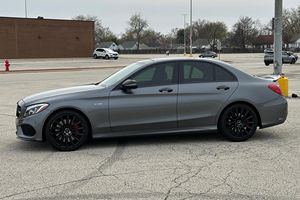 รถเบนซ์ AMG C43 ปี 2018 สภาพดีเยี่ยม เครื่องยนต์ V6 ทวินเทอร์โบ 362 แรงม้า ระบบขับเคลื่อนสี่ล้อ อุปกรณ์ครบครัน ปรับแต่งน้อยมาก - Product Image 2