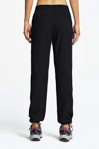 Pantalon de randonnée cargo pour femme pantalon capri léger à séchage rapide entraînement athlétique décontracté poches à glissière en plein air fabriqué au pakistan - Product Image 3