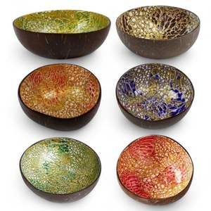 Tazón de Coco Hecho a Mano con Incrustaciones de Nácar, Proveedor Mayorista de Vietnam - Product Image 1