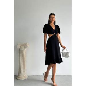 Vestido Largo con Cuello en V Topshow, Color Negro, Producto al por Mayor - Product Image 3