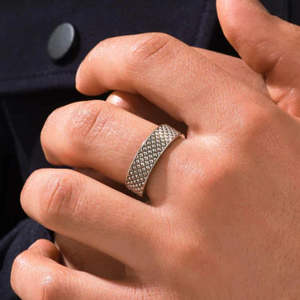 Anillo de Oro de 18K para Hombre, Diseño Minimalista de Pirámide Plateada con Incrustaciones de Piedras Preciosas de Corte Princesa, Estilo Hip Hop, Número Geométrico, Regalo para Hombre - Product Image 2
