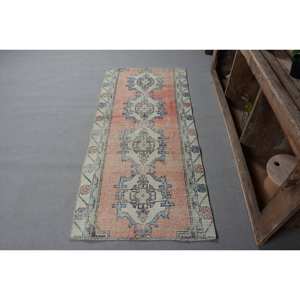 Tapis turc vintage en laine tissée plate rose beige de 2,6x5,9 pieds avec motif patchwork pour les décorations de salon ou le couloir - Product Image 1