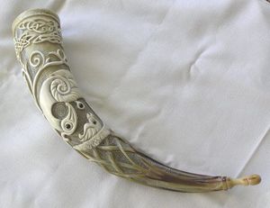 CHEERS NATUREL BEST Corne à boire Viking festive fabriquée à la main pour l'hydromel et la bière Parfait pour les fêtes de Noël et les fêtes de fin d'année - Product Image 5