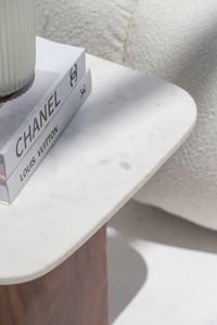 Table de chevet moderne en bois de manguier massif avec dessus en marbre blanc Table d'appoint assemblée chambre à coucher salon salle à manger école meubles de maison - Product Image 2