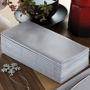 Serviettes en papier biodégradables de qualité alimentaire, aspect lin, couleur gris argenté, pliées en accordéon, prêtes à être expédiées en carton - Product Image 2