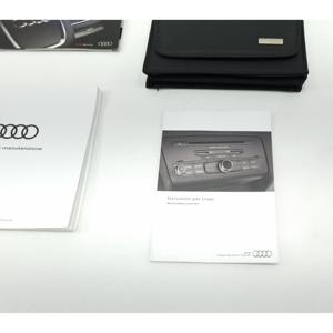 MANUAL DE USO Y MANTENIMIENTO AUDI Q3 Serie (8UG) 8U0012750AF (14>) - Product Image 3