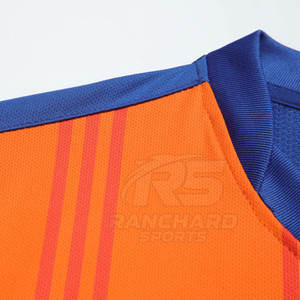 Uniforme Deportivo de Fútbol, Uniforme de Equipo, Uniforme Deportivo de Poliéster, Nuevo Estilo con OEM - Product Image 4
