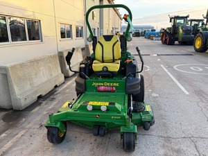 เครื่องตัดหญ้าแบบนั่งขับ John Deere Zero Turn ใช้เครื่องยนต์เบนซิน พร้อมอุปกรณ์ตัดแต่งพุ่มไม้ เหมาะสำหรับสวนและฟาร์ม มีขายแล้ว - Product Image 5