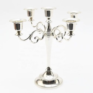 Candelabro Dorado de 5 Niveles Estilo Vintage, Perfecto para Decoración de Mesa, Decoración del Hogar, Fiestas y Regalos, Hecho a Mano en India - Product Image 4