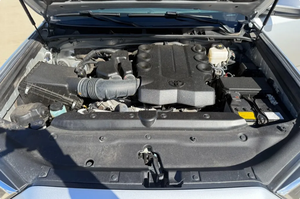 PRÊT À CONDUIRE - VÉHICULE D'OCCASION À VOLANT À GAUCHE |   Conduite à droite |   TOYOTA 4RUNNER TRD OFF-ROAD 4x4 2023 - Product Image 6