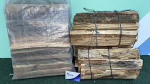 Bois de chauffage du Vietnam, idéal pour le camping et les restaurants de pizza, haute qualité, prêt à être chargé. Contactez-nous facilement : +84911379511 - Product Image 5