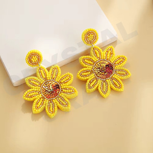 Boucles d'oreilles perlées de créateur de verre à vin pour les femmes patriotique Memorial Day Orange blanc bleu couleur tissu matériel - Product Image 5