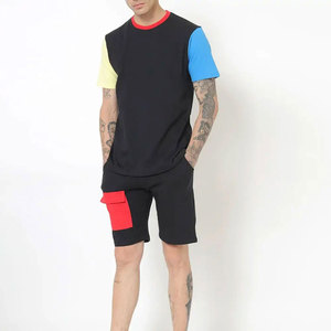 เสื้อยืดคอกลมผู้ชายแบบสีตัดต่อ ชุดเสื้อผ้าฝ้ายถักลำลองสำหรับฤดูร้อน แขนสั้น สไตล์สตรีทแวร์แบบปะติดปะต่อ - Product Image 1