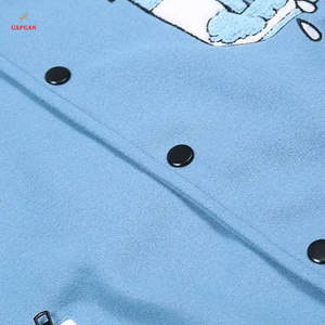 Chaqueta Varsity de Invierno de Primera Calidad, Cómoda y Acogedora, con Frente Alto, Estilo Moderno, Ecológica, Transpirable y con Acabado de Tela Suave - Product Image 4