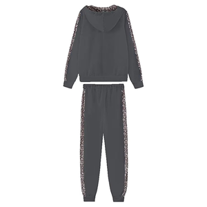 Ensemble de survêtements de sport pour femmes dernière tendance Ensemble de survêtement à capuche avec logo personnalisé pour femmes à des prix abordables Ensemble de survêtement en coton à fermeture éclair complète de couleur unie - Product Image 2