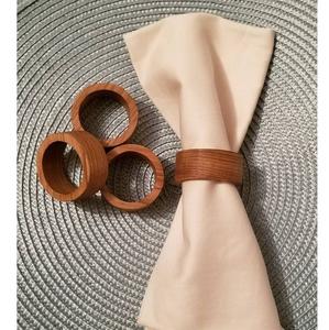 Porte-serviettes rond élégant en bois pour table de mariage - Product Image 1