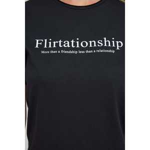 เสื้อยืดพื้นฐานพิมพ์ลายสโลแกน - Product Image 4