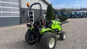 Livraison gratuite, mini tracteur agricole à roues |   26HP 3 cylindres Diesel |   4x4 |   6F/2R |   Poids avant |   Kat. 1 |   Revêtement en gazon - Product Image 2