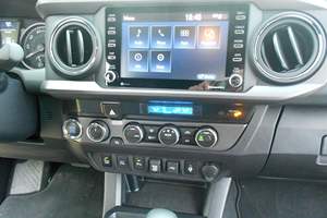 Tacoma TRD Off-Road Double Cab 4x4 V6 2022, transmission intégrale, différentiel arrière verrouillable, très bien équipé - Product Image 2