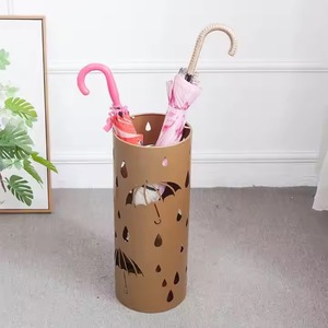 Porte-parapluie élégant en métal idéal pour les maisons, les bureaux, les cafés, les halls ou les couloirs avec un rangement vertical peu encombrant - Product Image 2