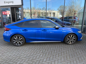 Honda Civic 2.0L Power (184 CV) 4 cilindri 4x2 Ibrida e:HEV FWD Euro6d Usata 2025 con Trasmissione Automatica e Guida a Sinistra - Product Image 4