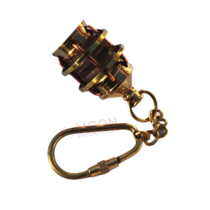 Porte-clés nautique en laiton fait à la main Design de lampe de bateau classique pour les cadeaux d'exportateur Matériau métallique durable - Product Image 5