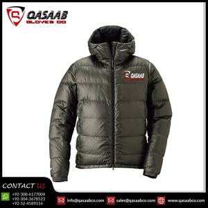 Doudounes à col montant en polyester noir personnalisées de la meilleure qualité pour hommes Vêtements d'extérieur imperméables et respirants pour l'hiver - Product Image 2