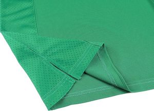 Maillot de football personnalisé léger en mesh pour homme, col en V, manches courtes, respirant, séchage rapide, service OEM en gros, production en vrac - Product Image 4