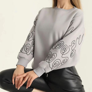 Sudadera de mujer con logotipo personalizado por sublimación de último estilo en diferentes estilos sudaderas de algodón personalizadas sin capucha - Product Image 1