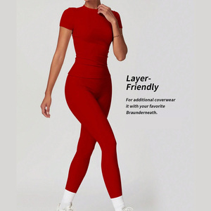 Ensemble t-shirt et legging respirant pour femmes Performance Tenue de sport personnalisée Vêtements athlétiques anti-transpiration Marque privée - Product Image 4