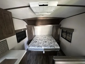 ผู้ขายที่ได้รับการยืนยันสำหรับรถบ้านมือสองปี 2022 รุ่น R-i-v-e-r-si-d-e Rv Intrepid 211 พร้อมขาย - Product Image 2