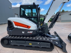 Excavadora E88 Usada en Buen Estado, Alto Rendimiento, 2023, 1000 Toneladas, con Motor, Caja de Cambios y Bomba - Product Image 2